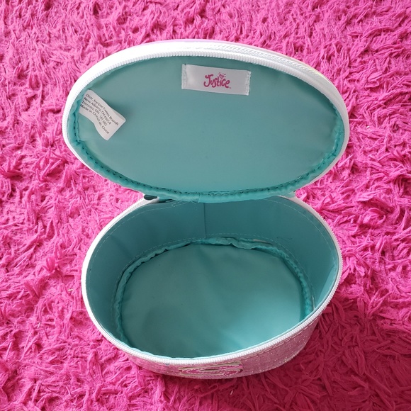 Letter "M" Container Pouch - Picture 3 of 3